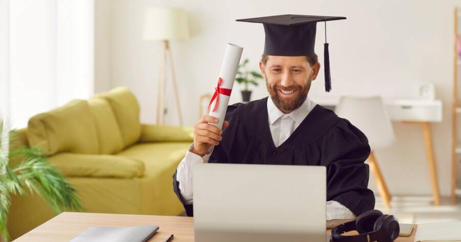 How Are Online Schools Changing Education?